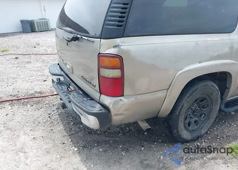 2002 Chevrolet Suburban 1500 Lt из США, поврежденный, VIN 1GNEC16Z32J197548